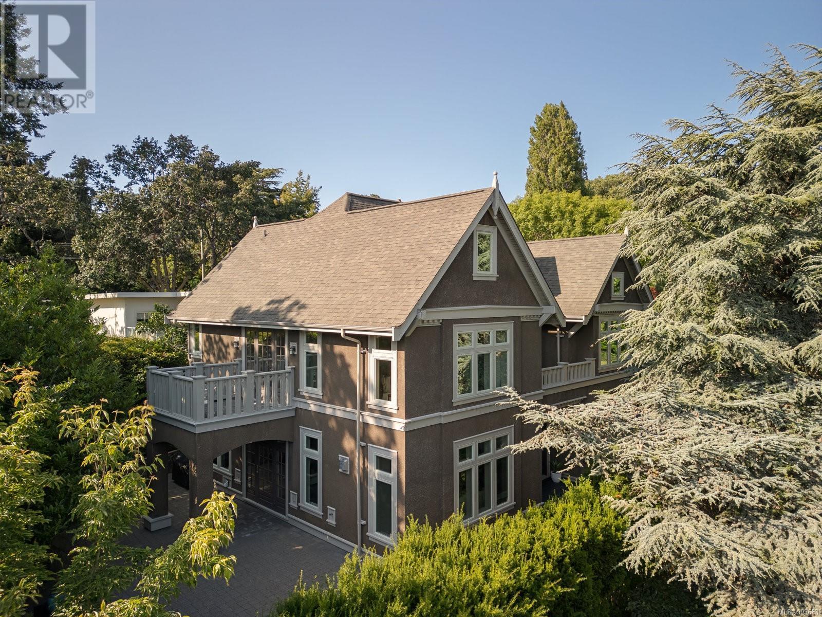 1568 Montgomery Ave