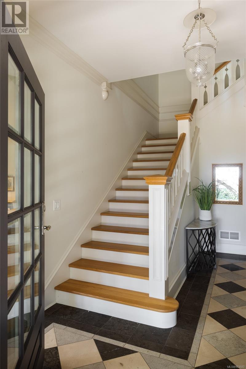 1568 Montgomery Ave