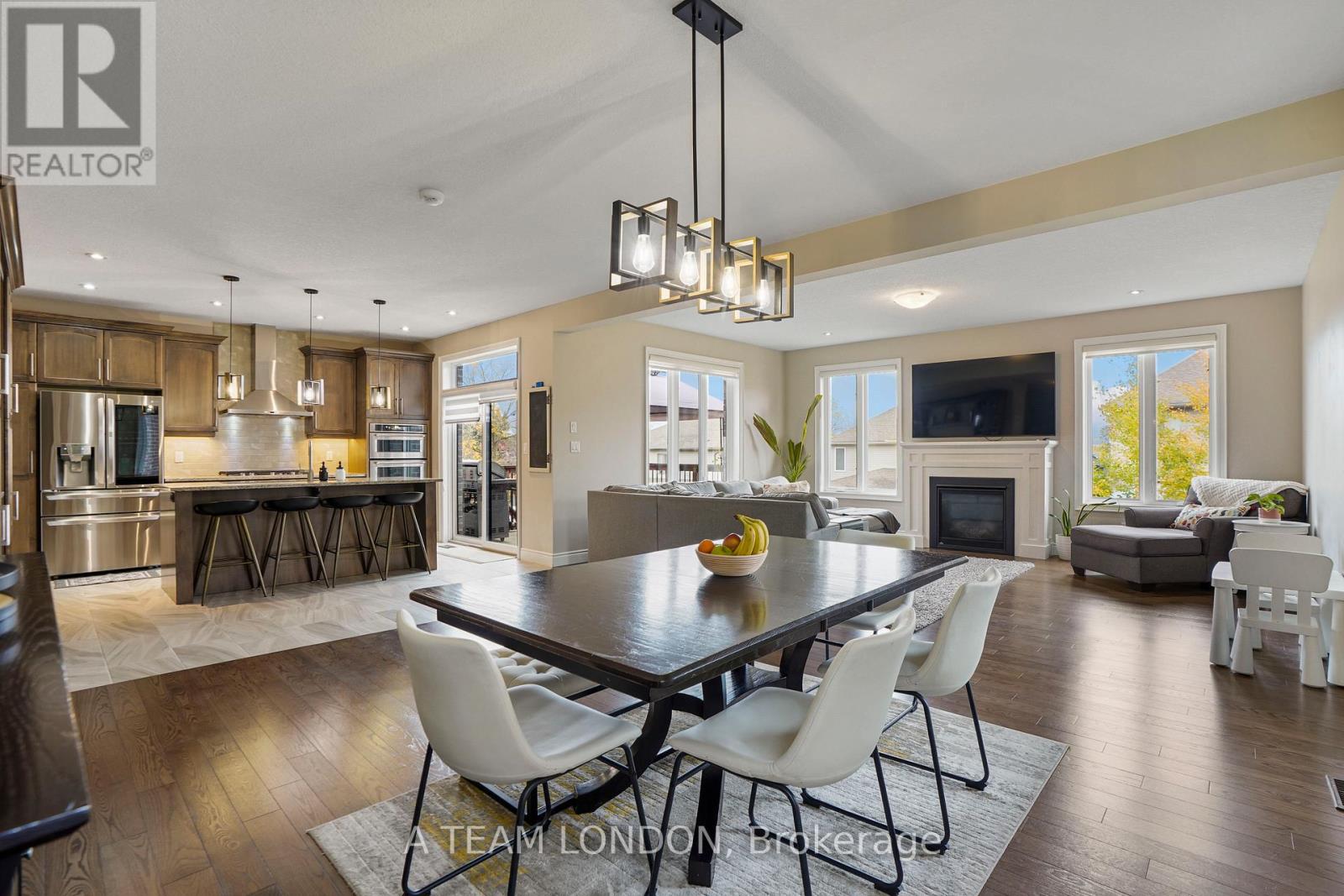2479 SEVEN OAKS RIDGE