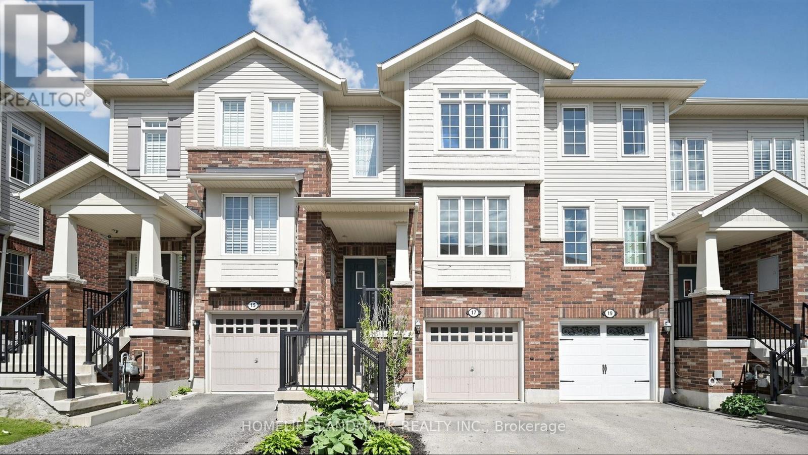 17 HEPWORTH CRESCENT