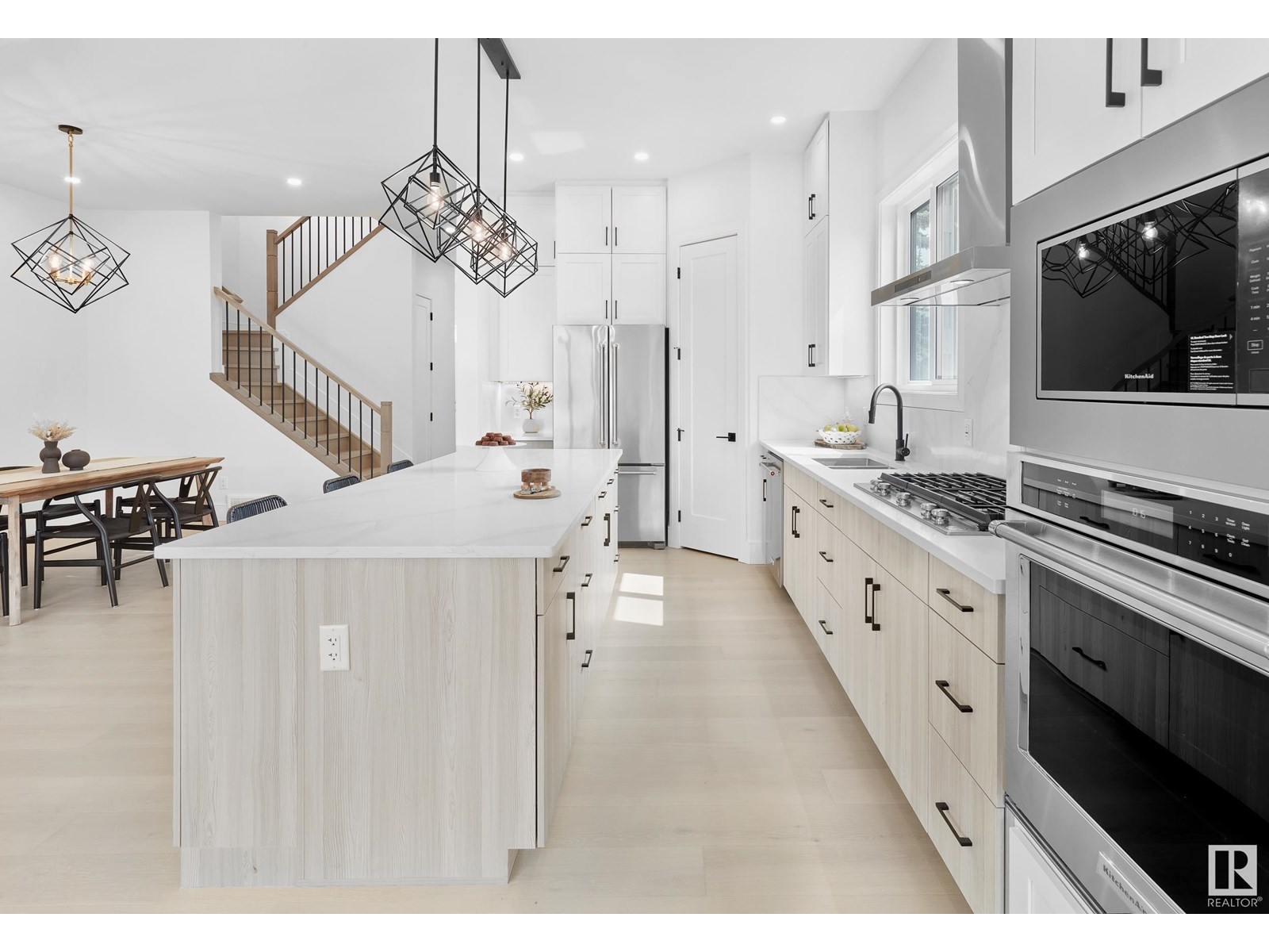 11711 83 AV NW