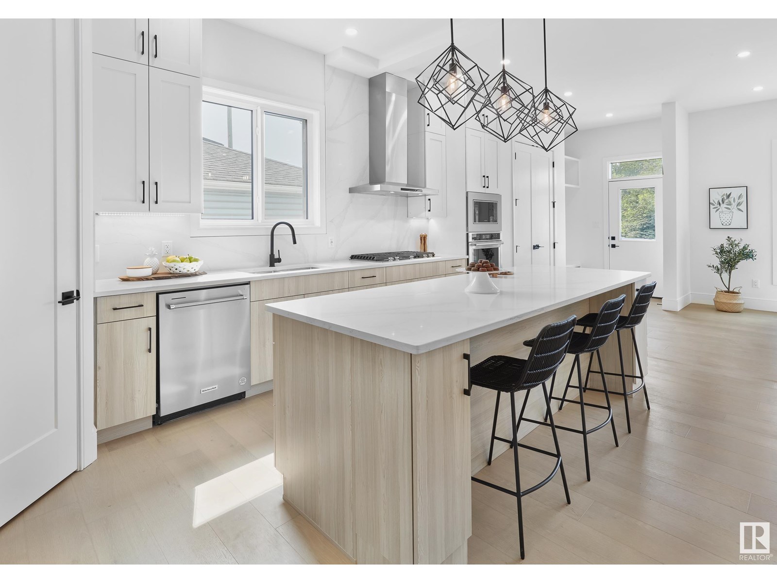 11711 83 AV NW