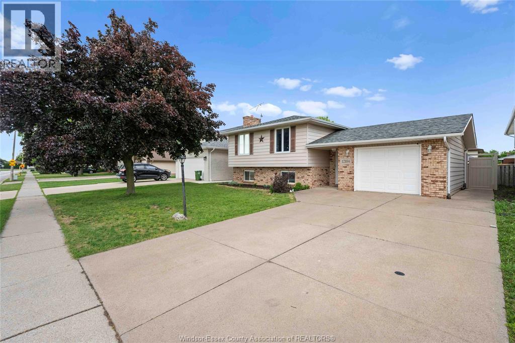 Photo 1 of 49 — 12184 McNorton, Tecumseh, ON N8N3Z6