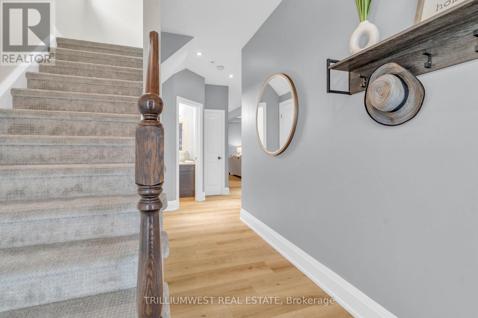 293 WATERVALE CRESCENT
