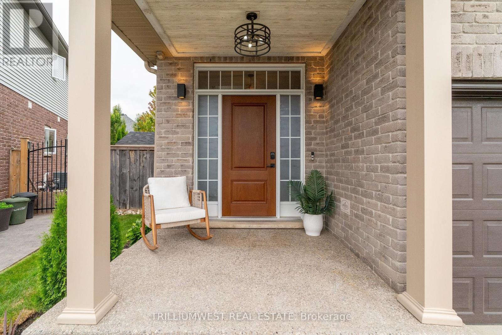 293 WATERVALE CRESCENT