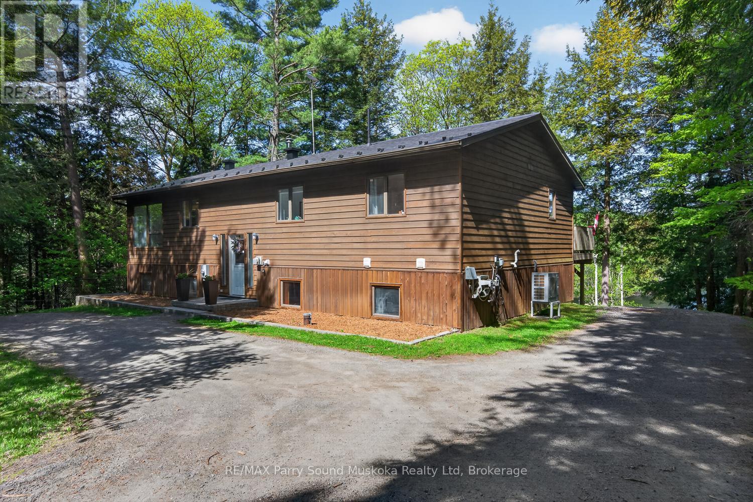 34 SILVER POINT DRIVE