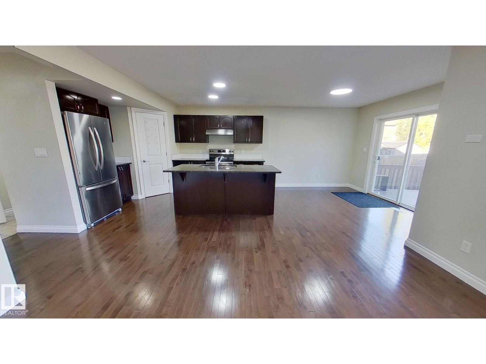 3236 17B AV NW