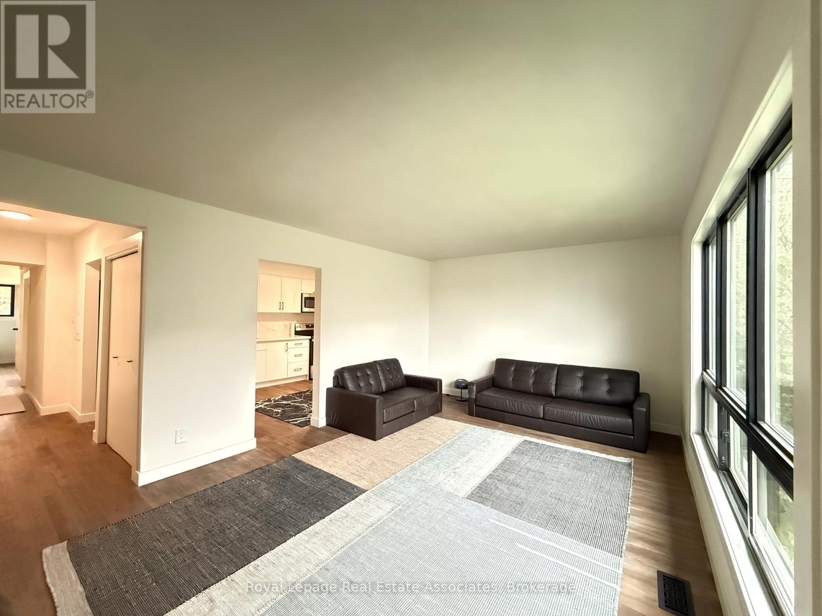 3 - 171 HURON STREET