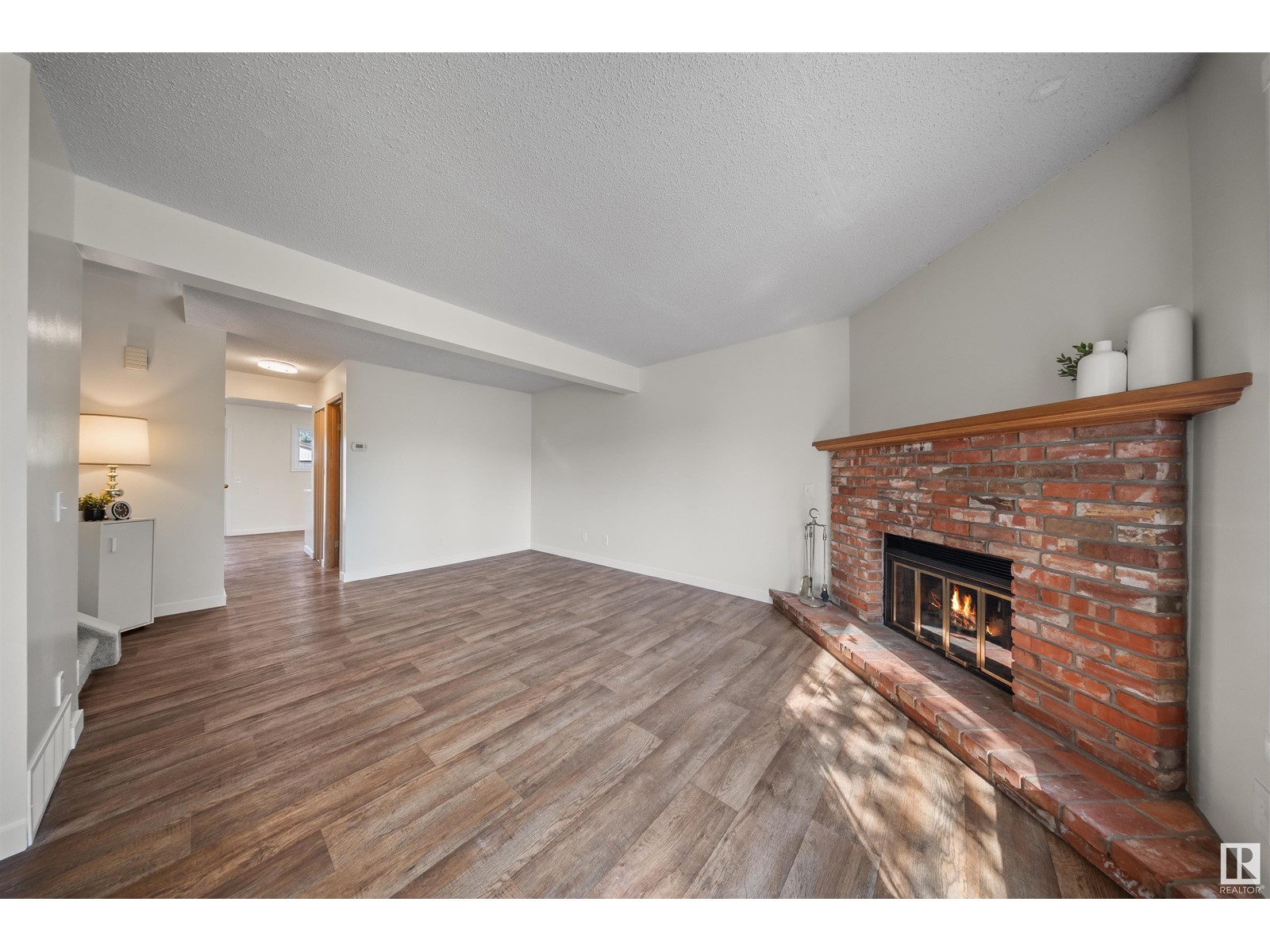 332 KIRKPATRICK CR NW