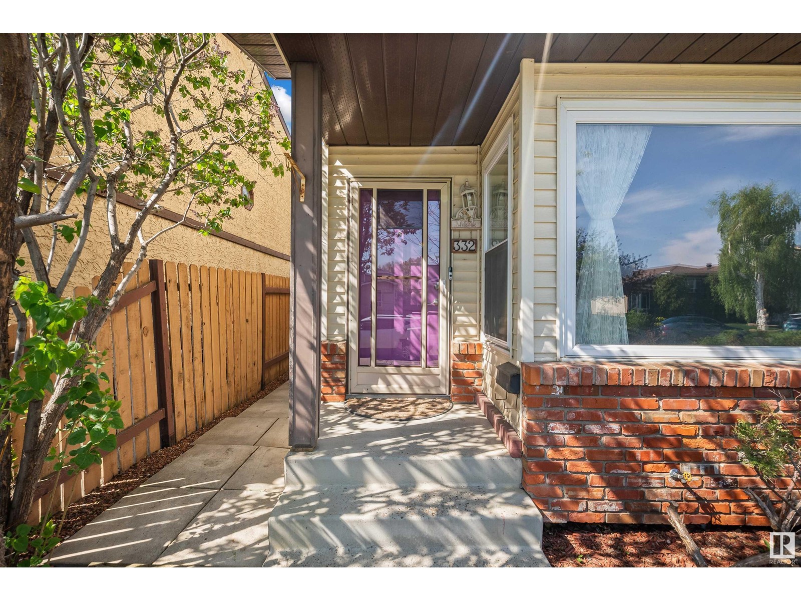 332 KIRKPATRICK CR NW