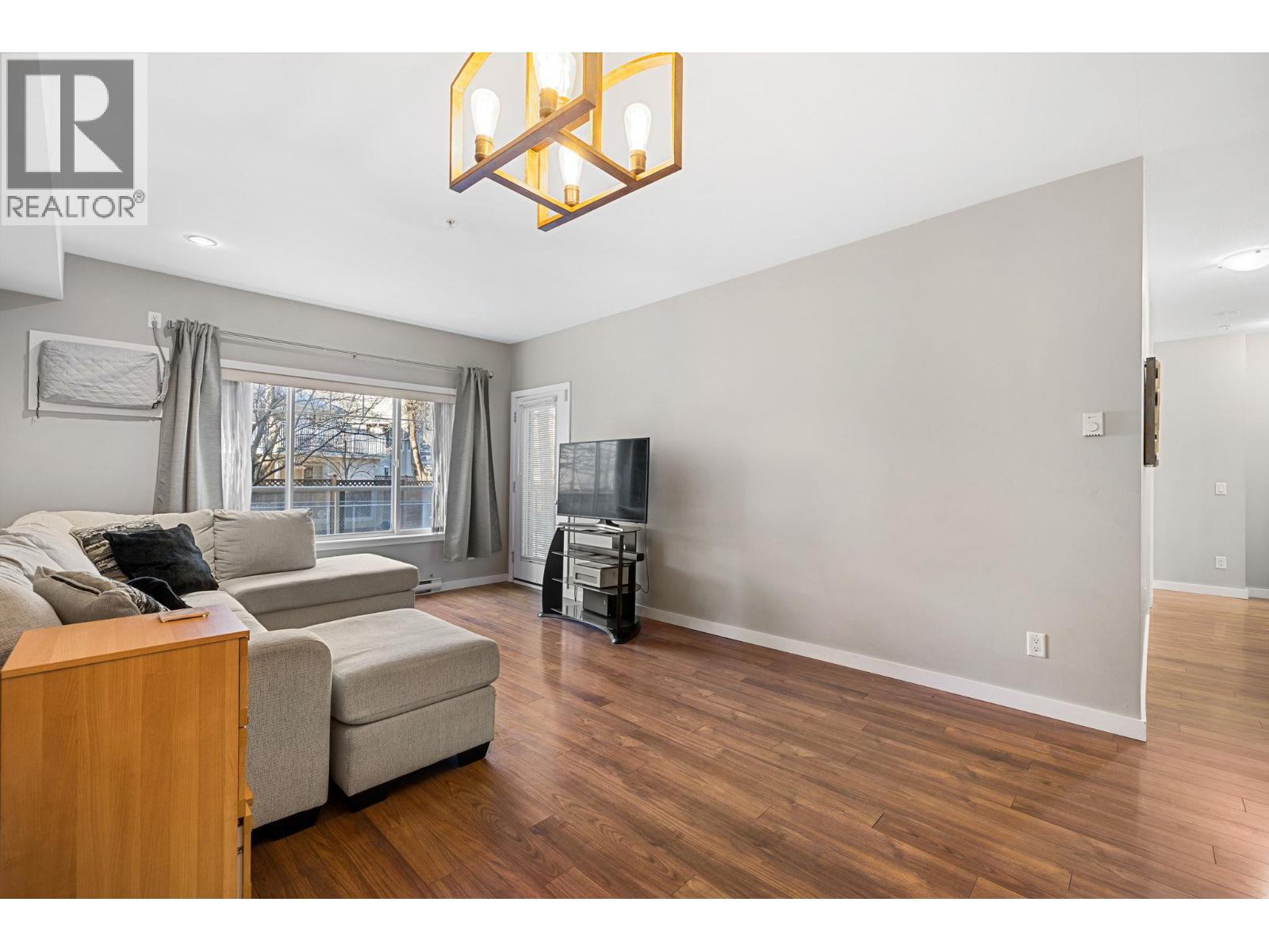 2120 Shannon Ridge Drive Unit# 105