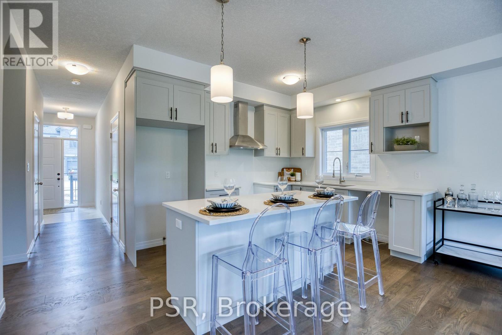 41 QUEENSBROOK CRESCENT