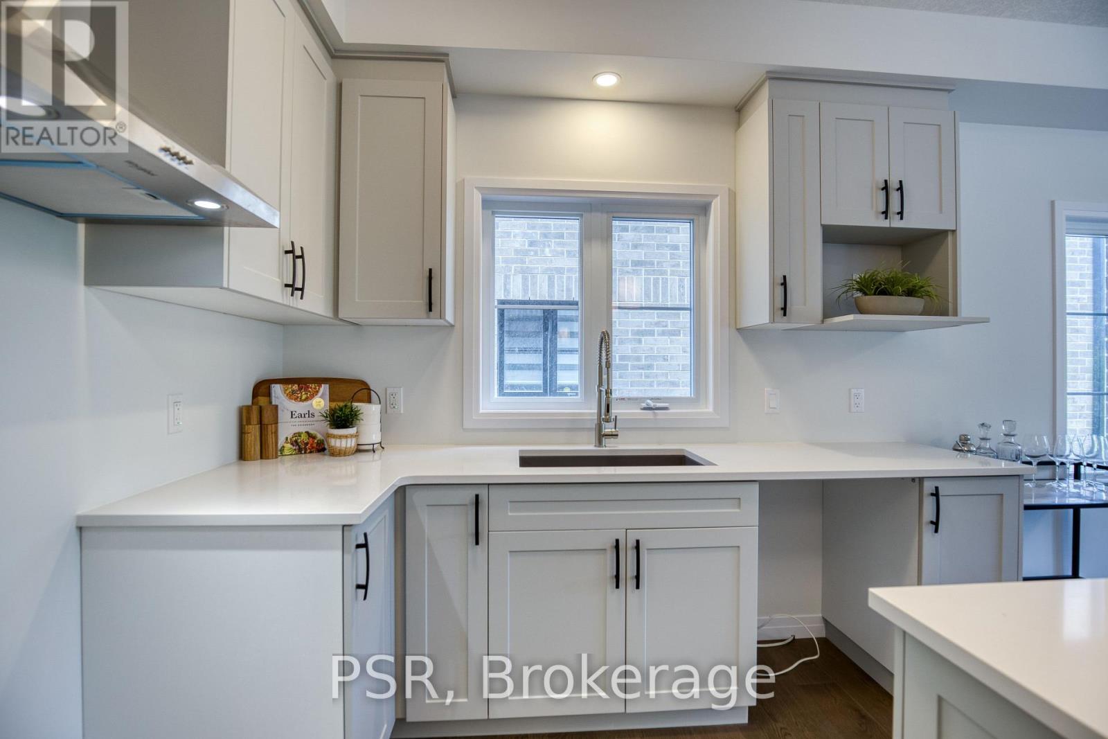 41 QUEENSBROOK CRESCENT