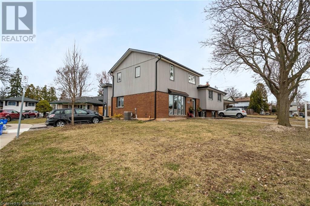 8 BANFF Drive