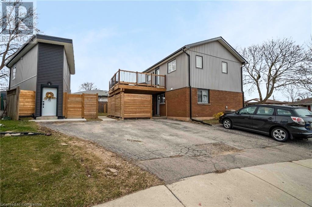 8 BANFF Drive