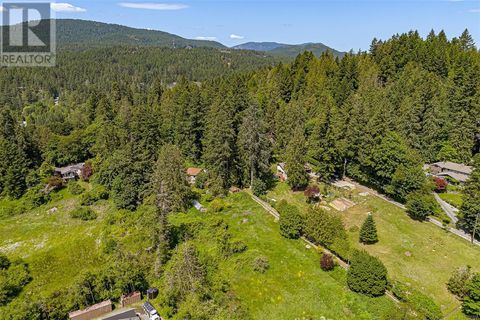 5368 Sparton Rd Saanich BC V9E2H5