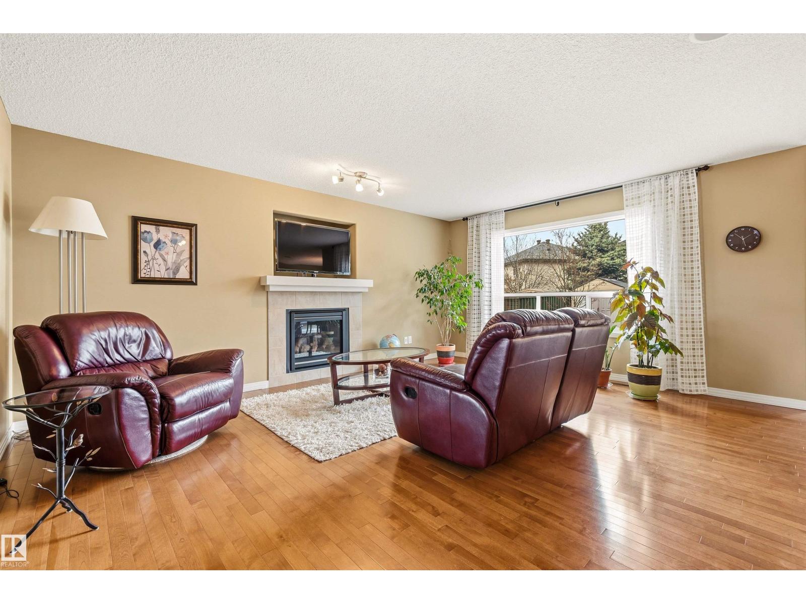 2340 HAGEN LI NW