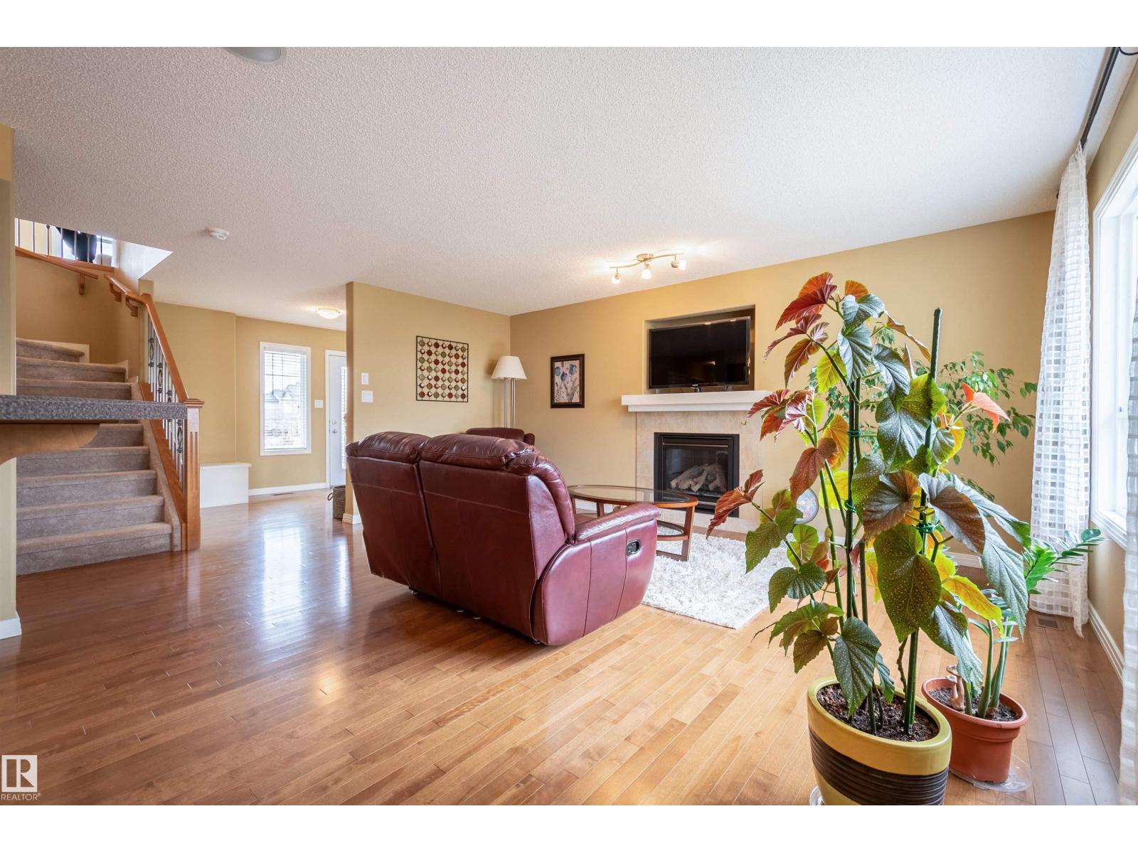 2340 HAGEN LI NW