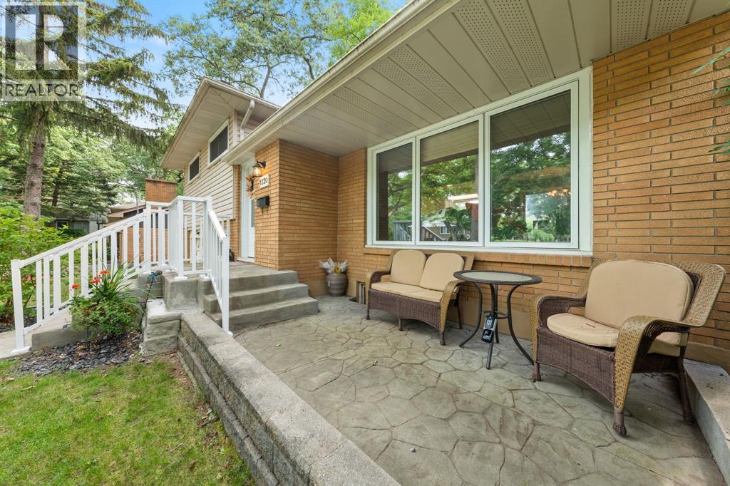 1220 RIDGEWOOD DRIVE