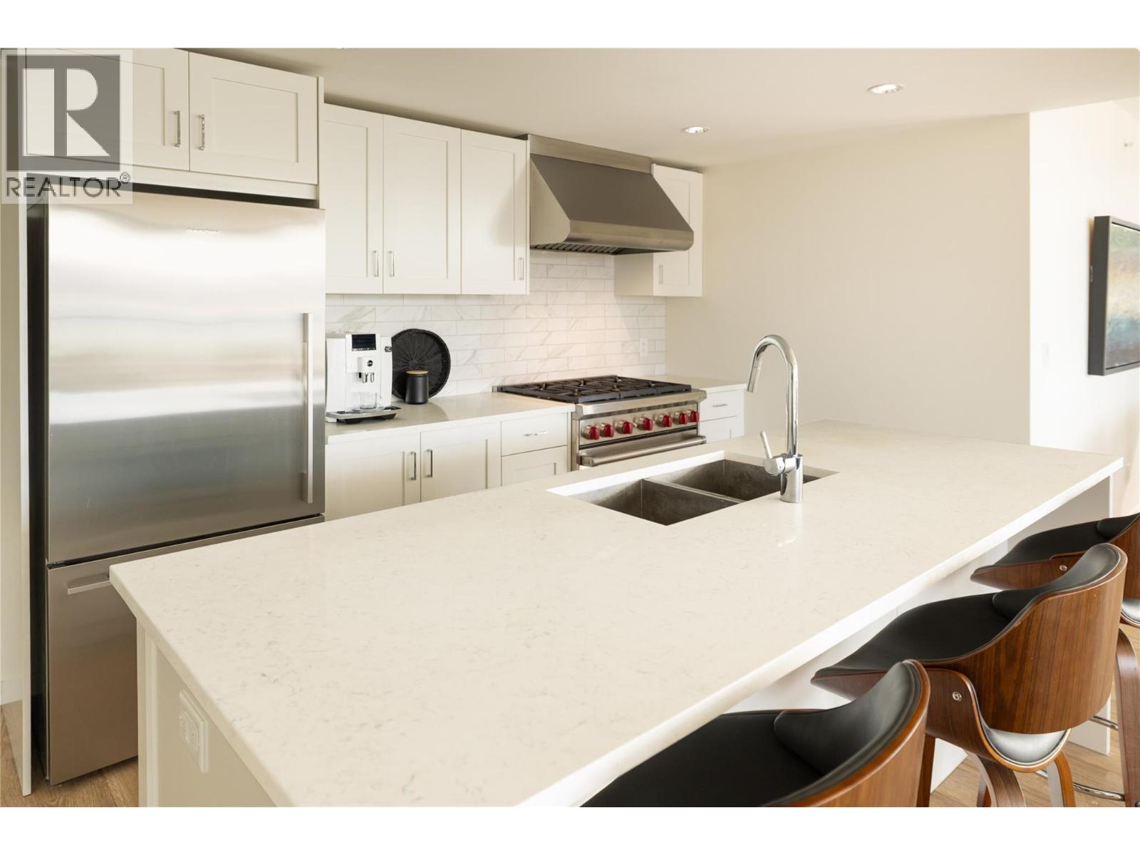 485 Groves Avenue Unit# 805
