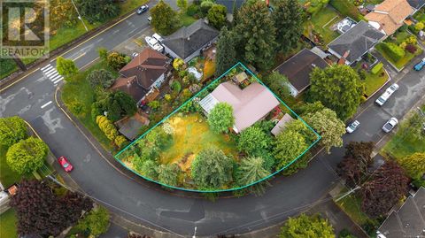 815 Elrick Pl Esquimalt BC V9A4T2
