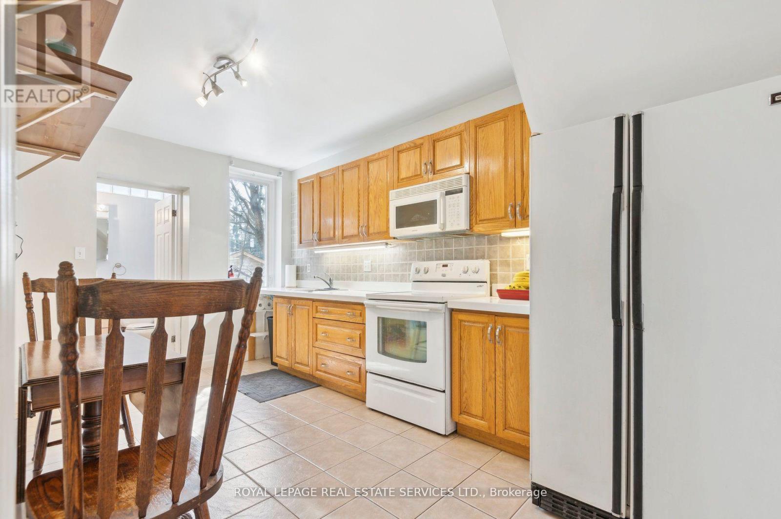 43 GLENLAKE AVENUE