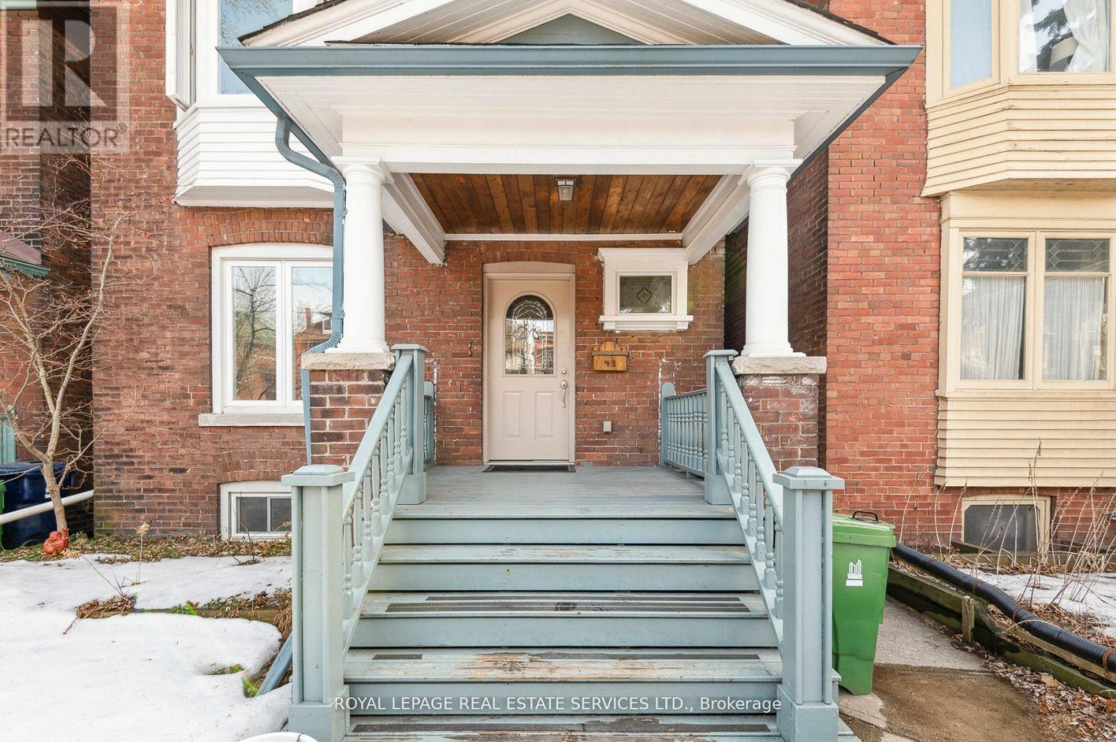 43 GLENLAKE AVENUE