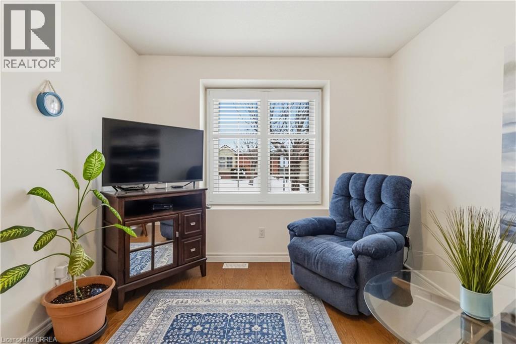 15 COBDEN Court Unit# 14