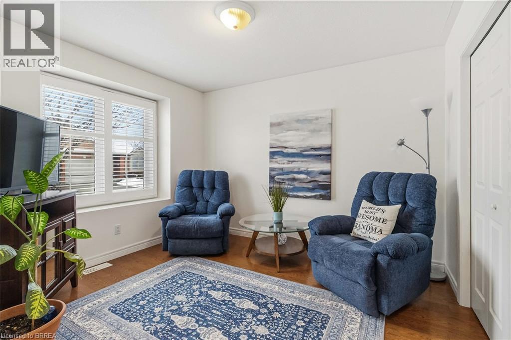 15 COBDEN Court Unit# 14