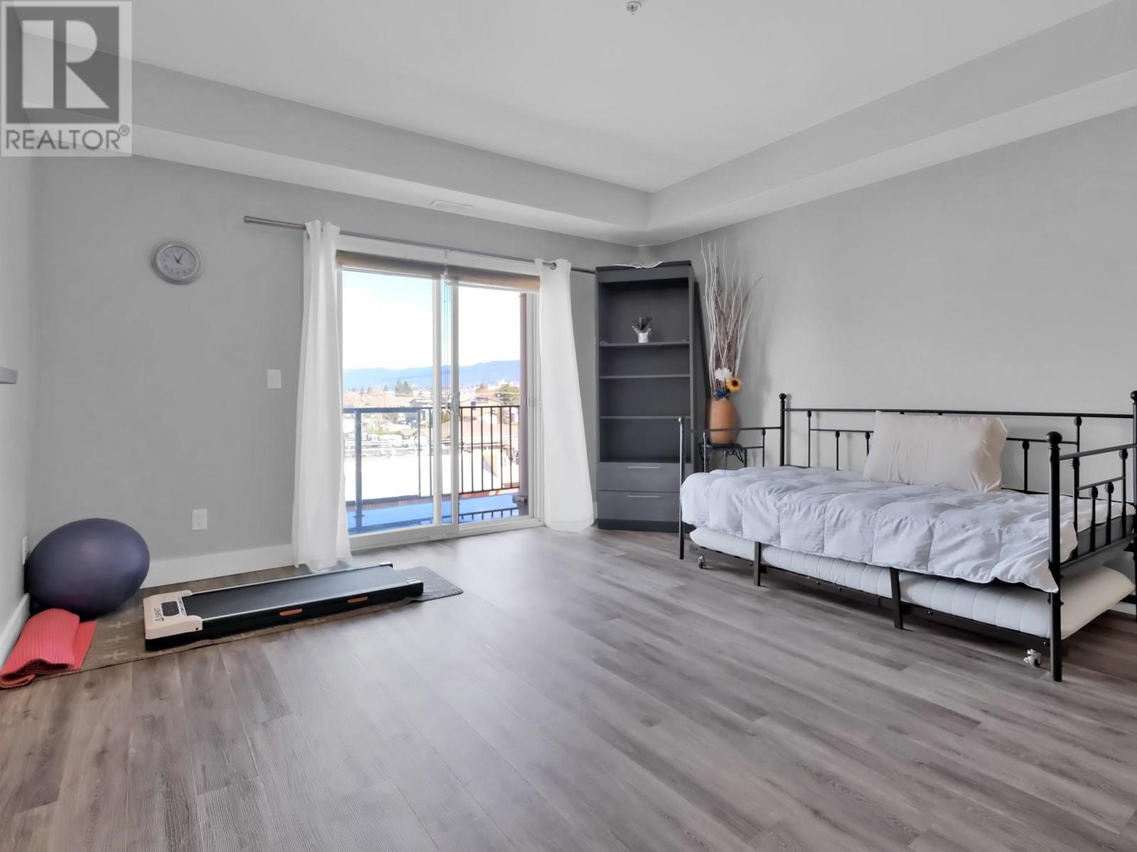 250 WATERFORD Avenue Unit# 311