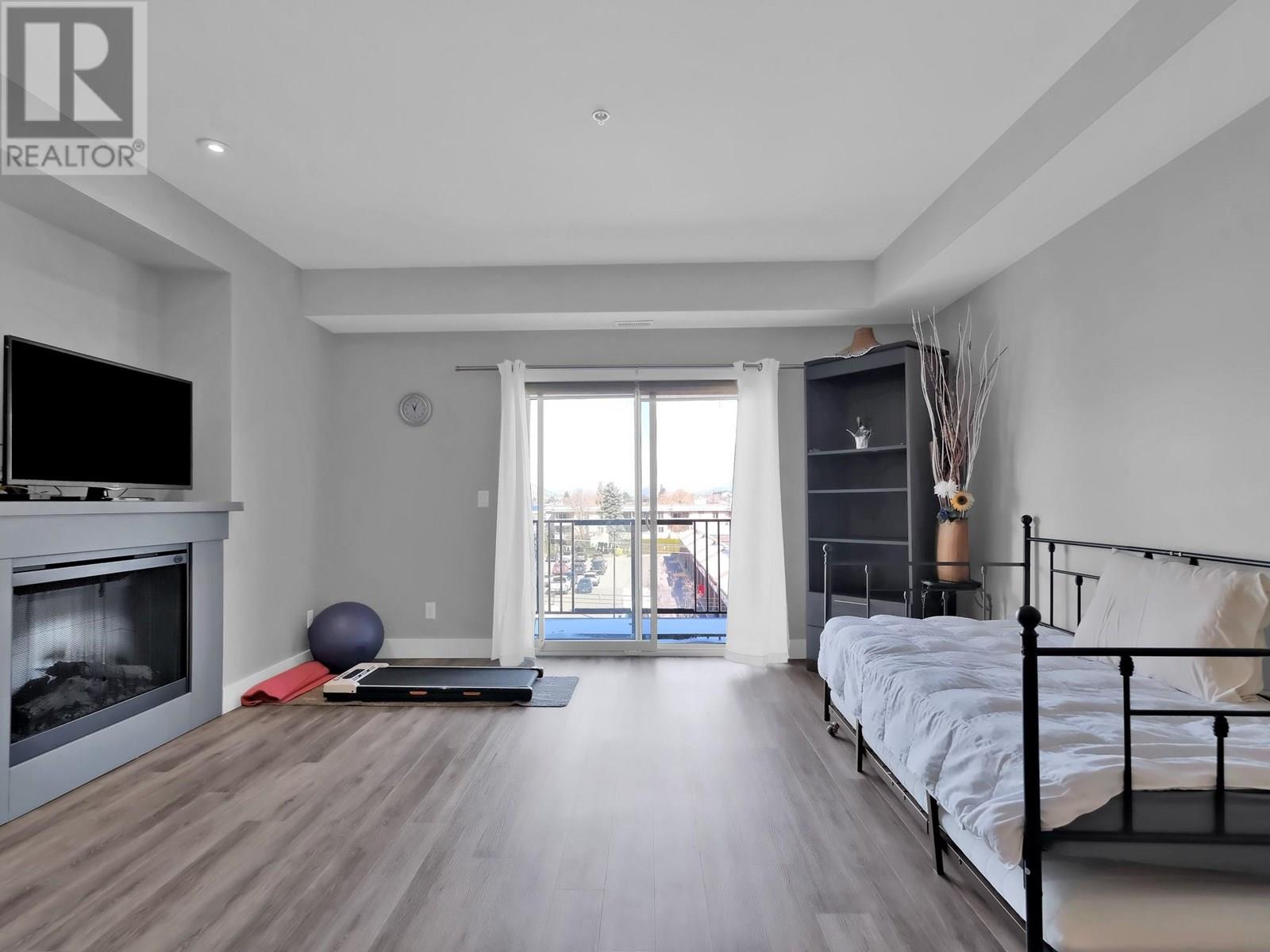 250 WATERFORD Avenue Unit# 311