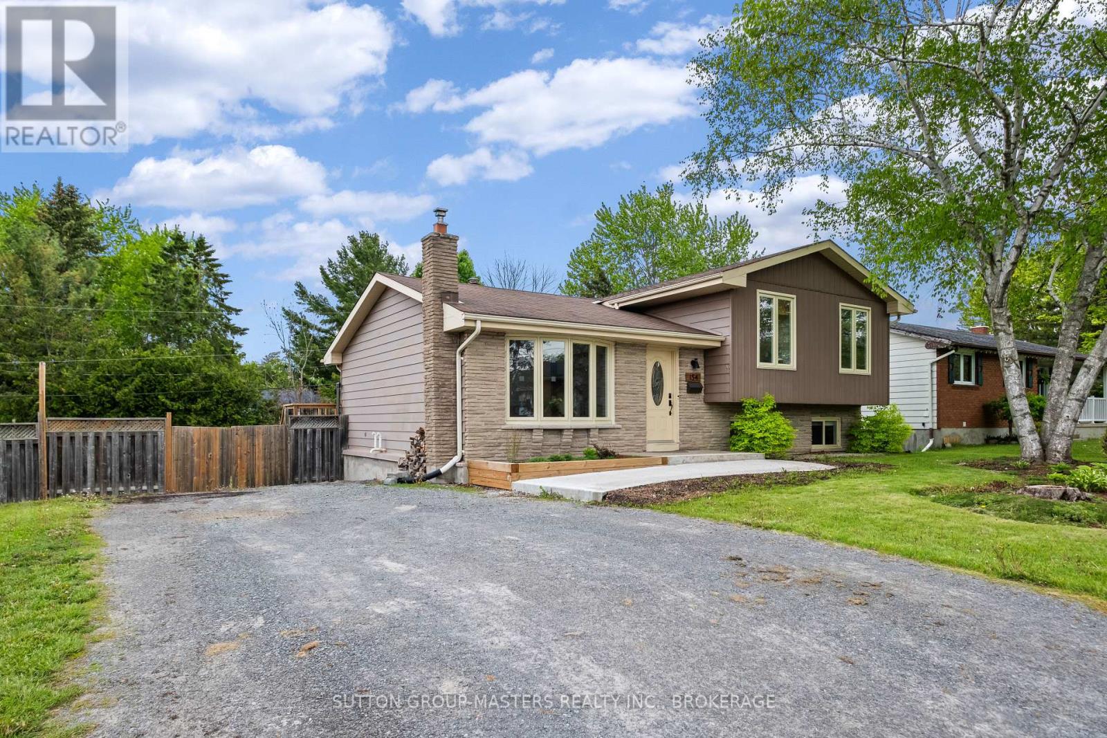 154 MANITOU CRESCENT W