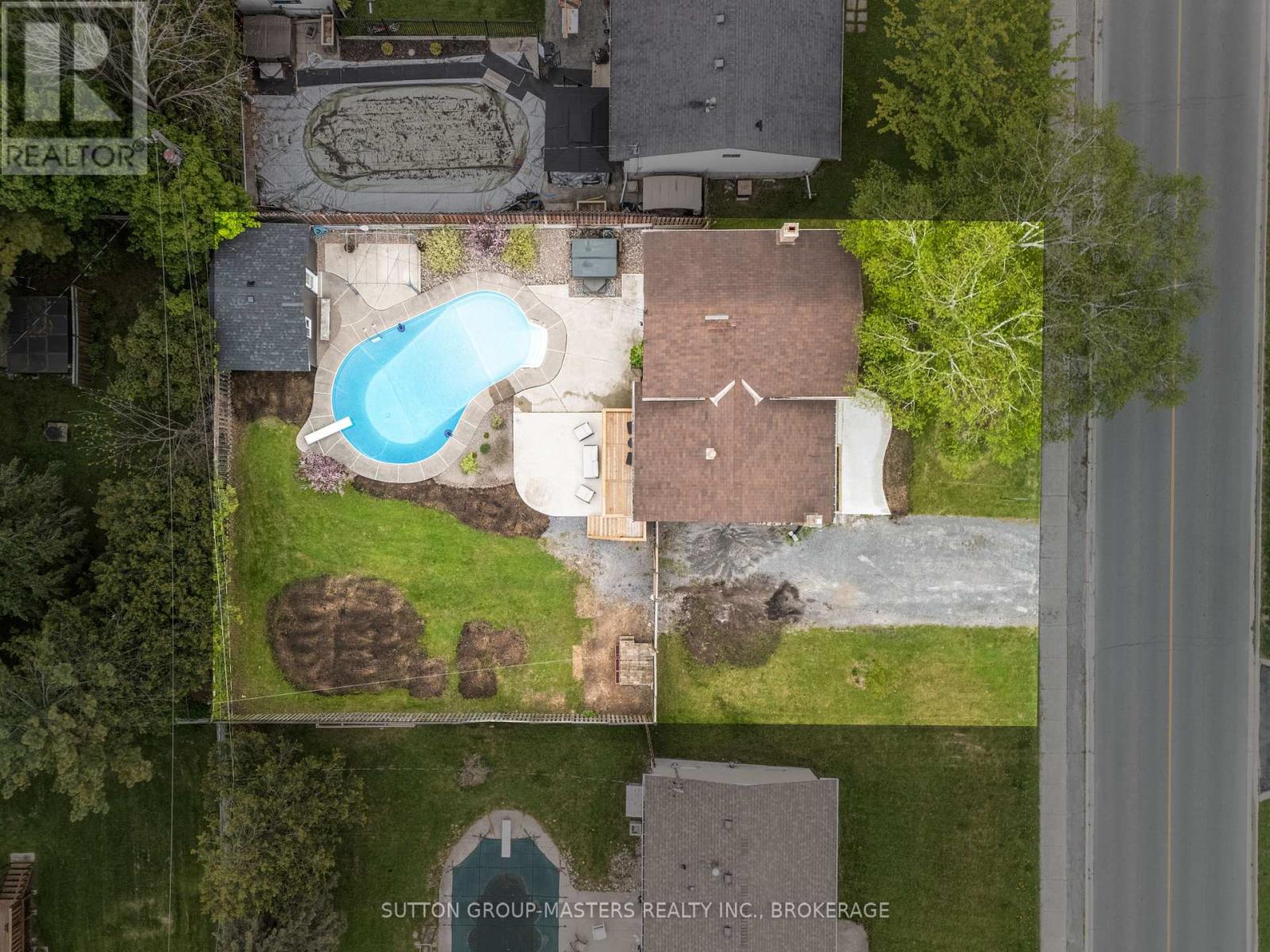 154 MANITOU CRESCENT W