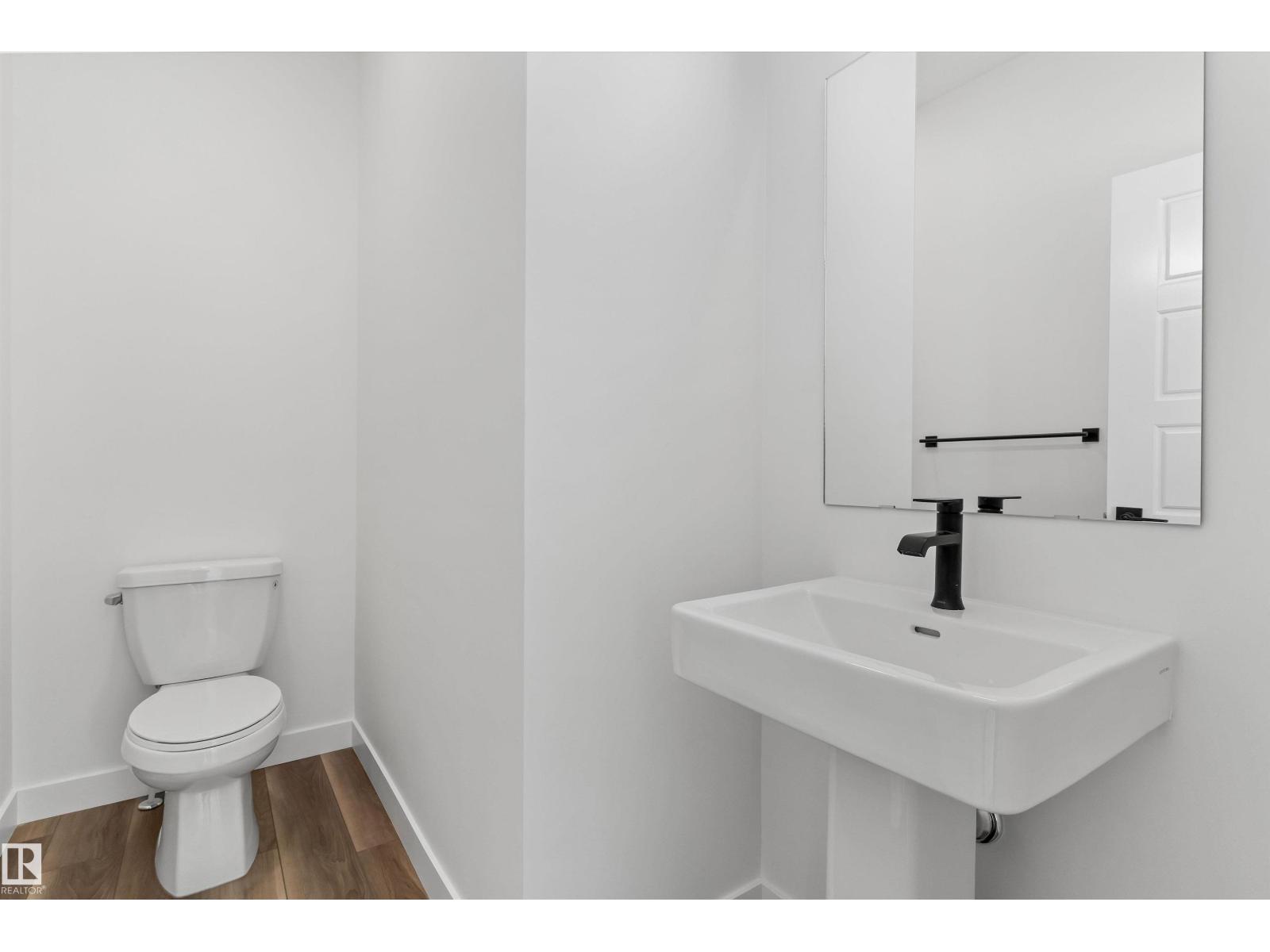 920 18 AV NW