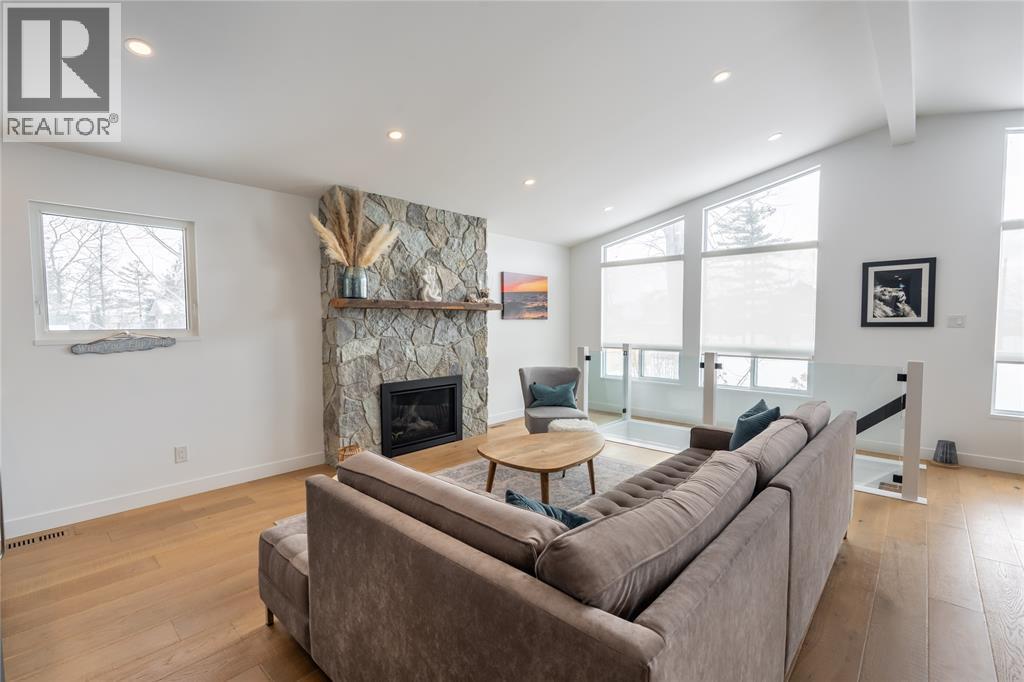 4090 COLLINGWOOD STREET