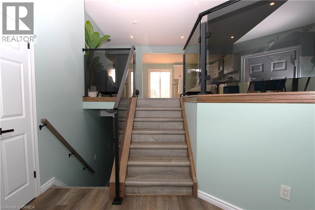 4 DOWDEN Avenue