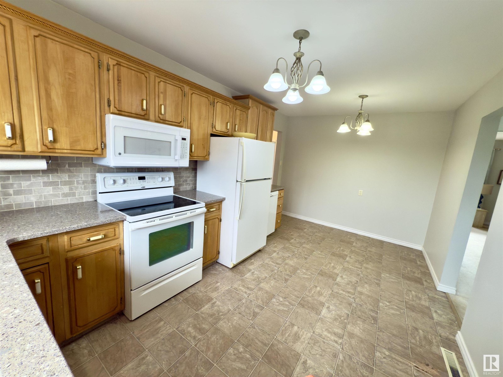 5619 140A AV NW