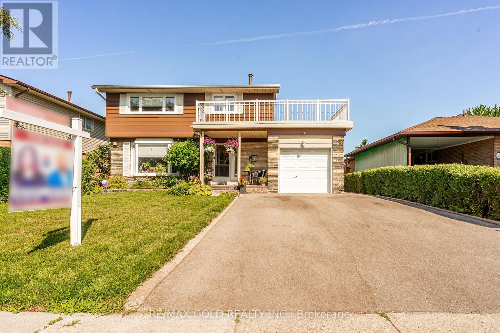 Photo 1 of 44 — 86 CLARENCE STREET, Brampton (Brampton East), ON L6W1S7