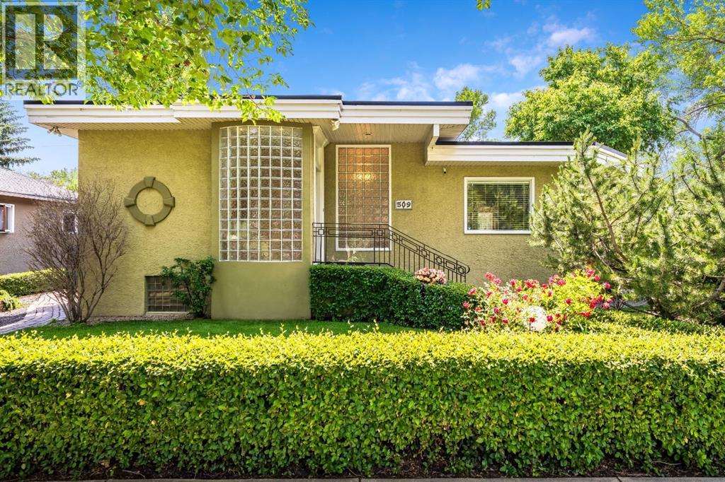 509 15 Avenue NE