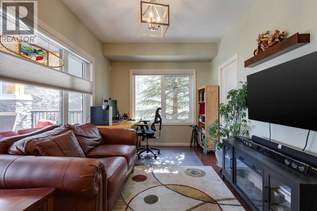 303 Valley Ridge Manor NW