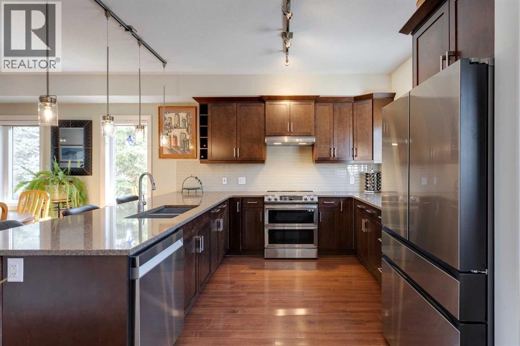 303 Valley Ridge Manor NW