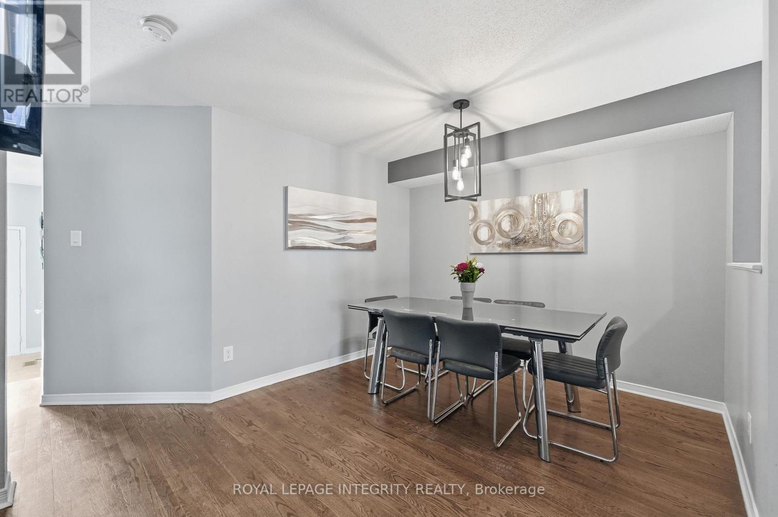 300 ROLLING MEADOW CRESCENT