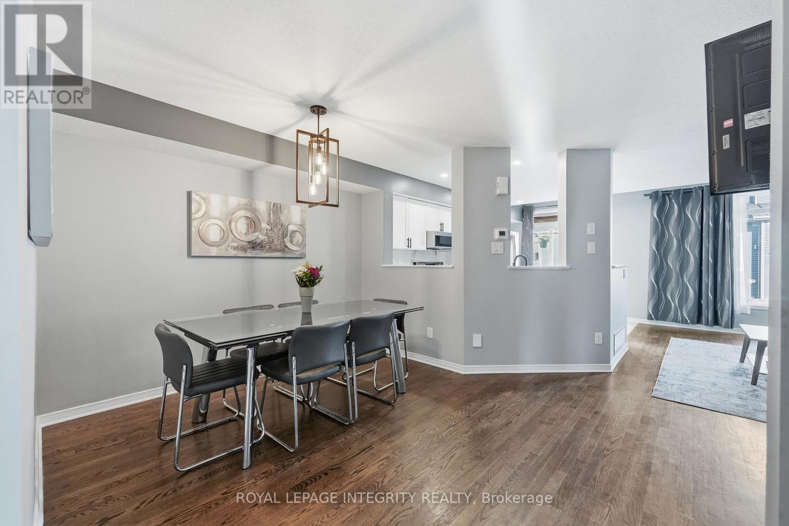 300 ROLLING MEADOW CRESCENT