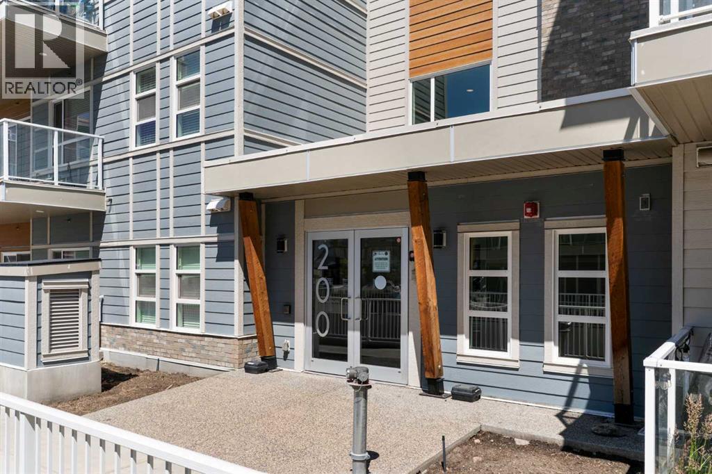 305, 200 Harvest Hills Place NE