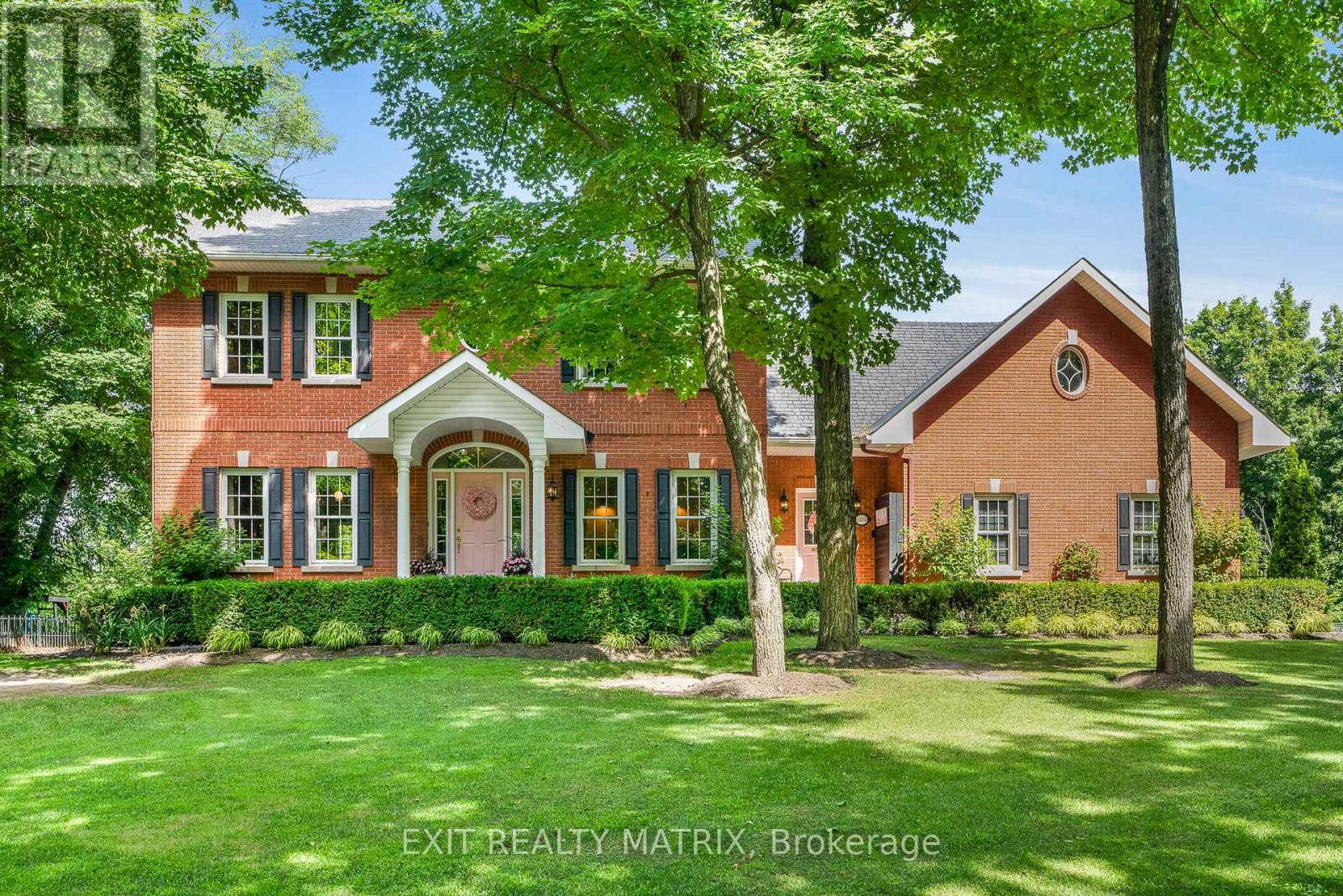 1271 GEORGES VANIER DRIVE - Photo 2
