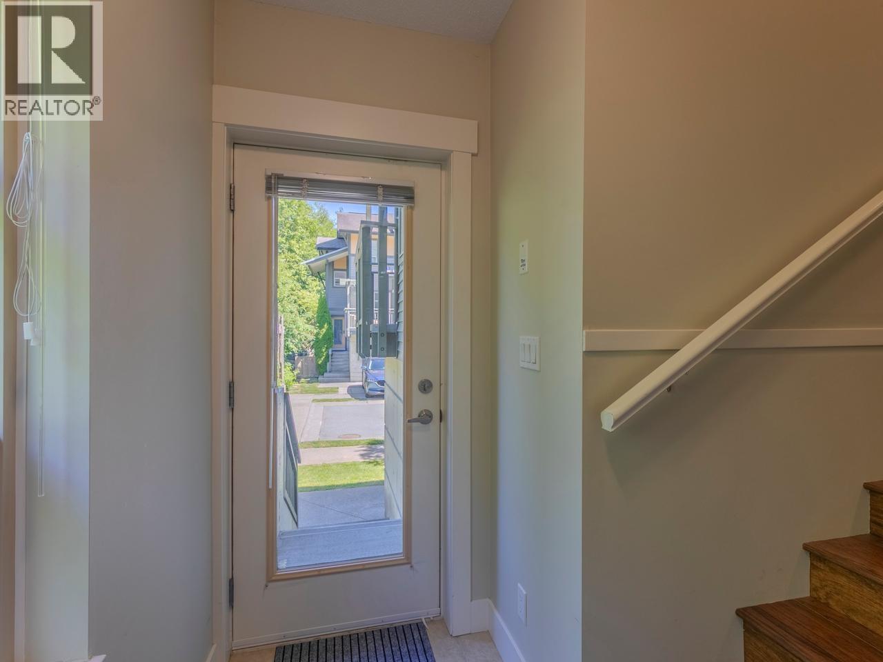 1162 VILLAGE GREEN WAY