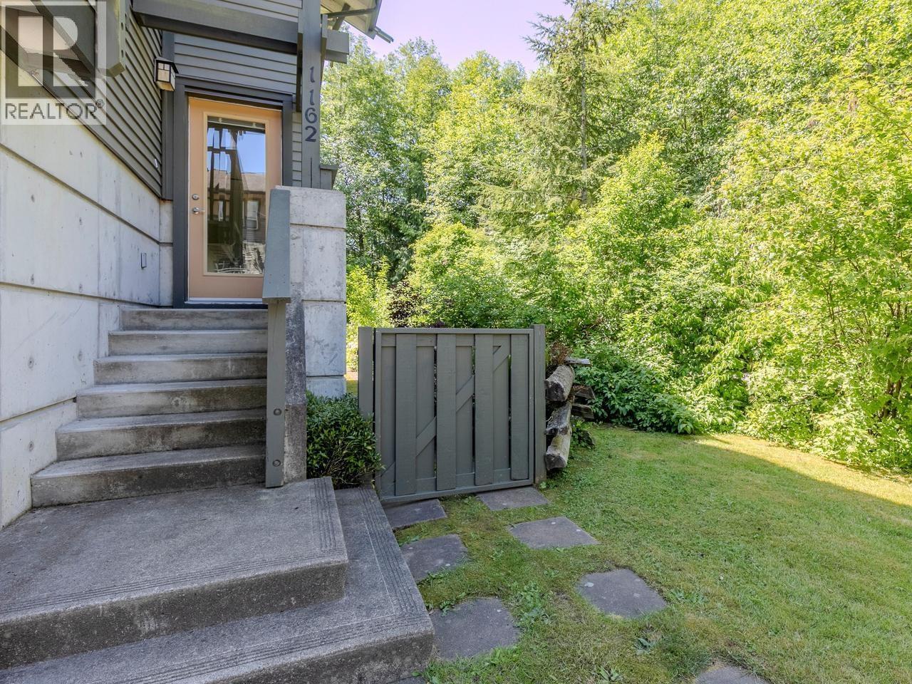 1162 VILLAGE GREEN WAY