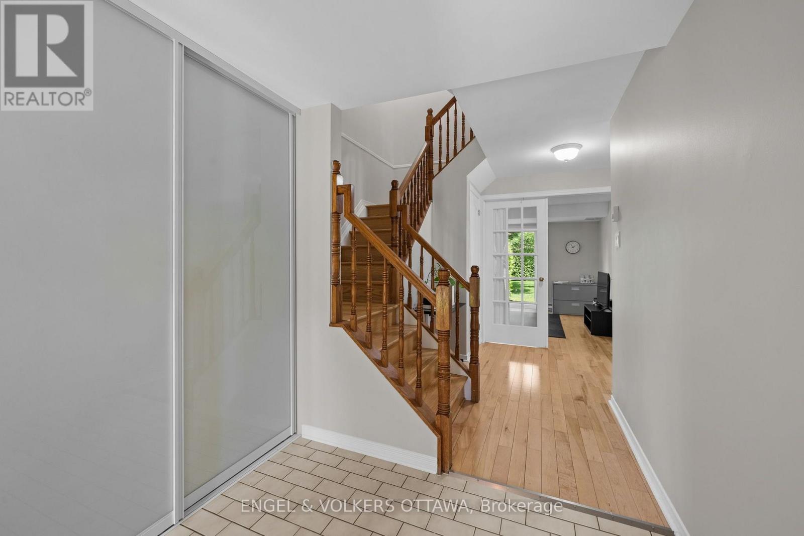1831 SUMMERFIELDS CRESCENT