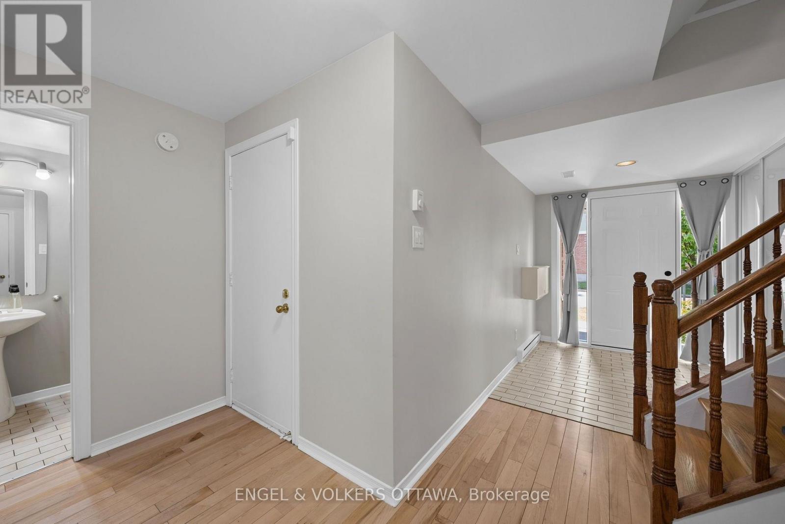 1831 SUMMERFIELDS CRESCENT