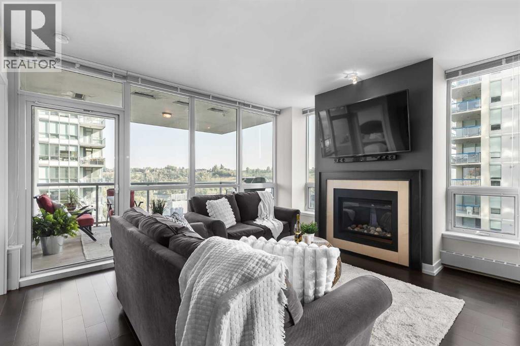 923, 222 Riverfront Avenue SW